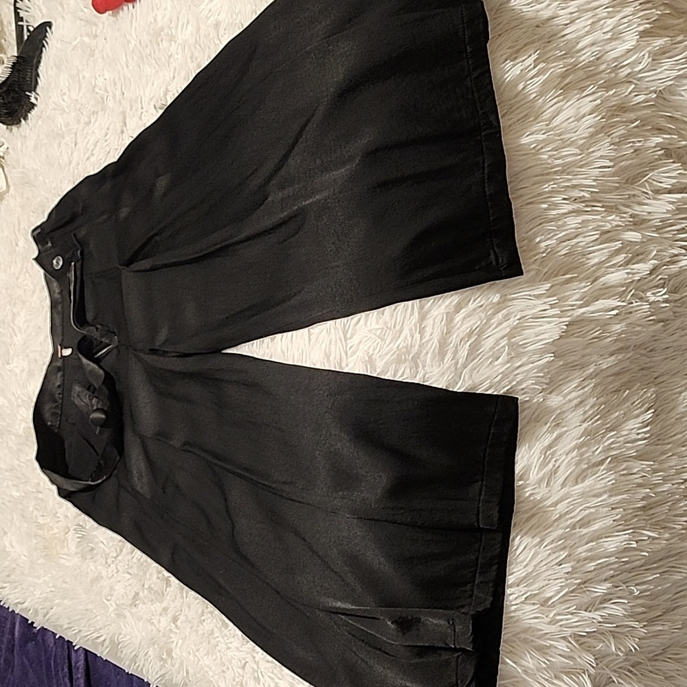 Crop satin pants size 8 amazing condition
